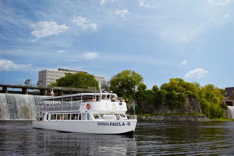 Ottawa: Sightseeing River Cruise - Parliament Buildings from a lower viewpoint