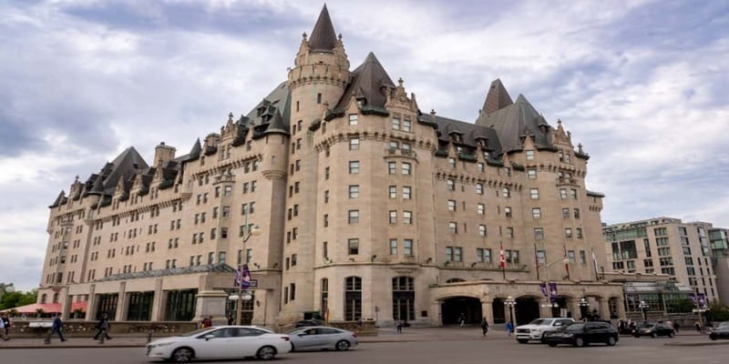 Ottawa: Small-Group Walking Tour with Boat Cruise - What the 210-minute schedule means for you