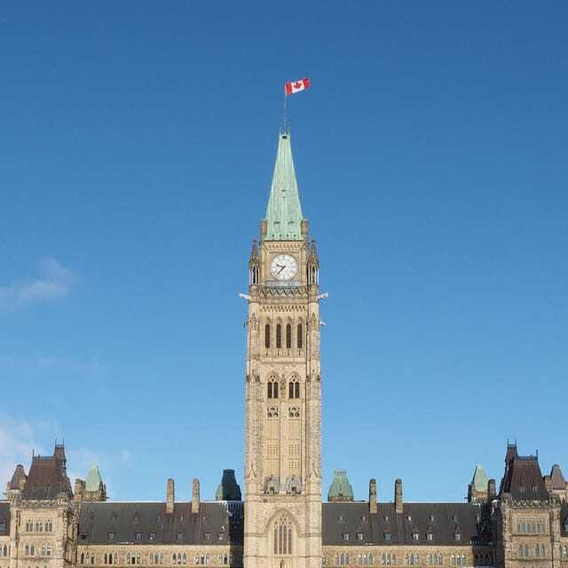 Ottawa: Walking Tour in the Heart of the Capital - The guide’s style: facts without a dry lecture