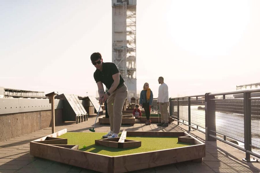 Outdoor mini golf in Montreal - Choosing Between the Discovery and Experience Courses