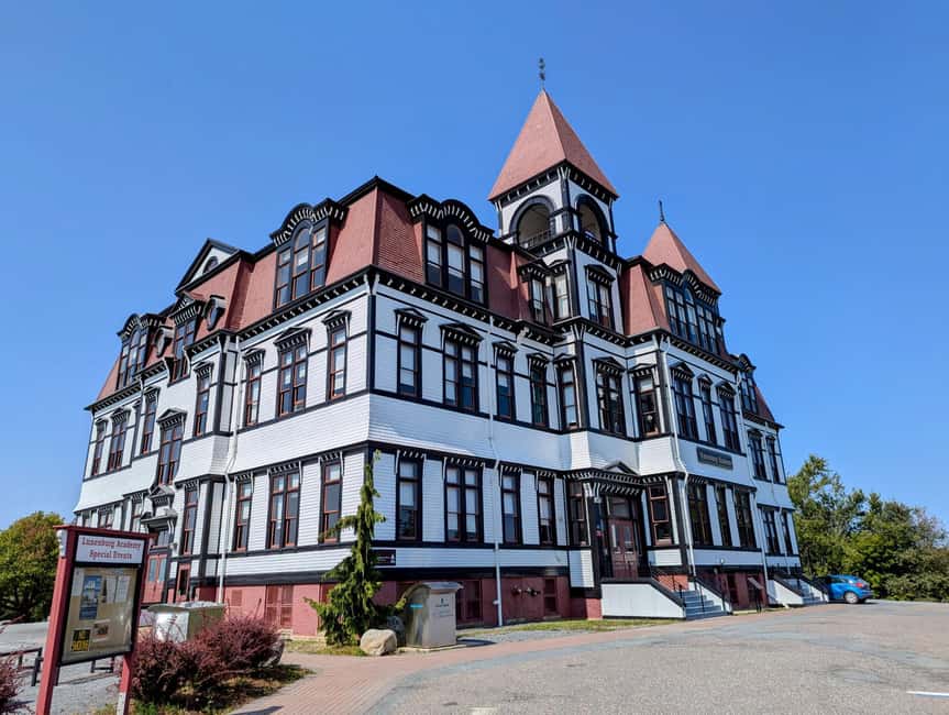 Peggy’s Cove, Lunenburg & 2 Hidden Gems – Full Day Tour - BernArt Maze, a stop unlike the usual coast