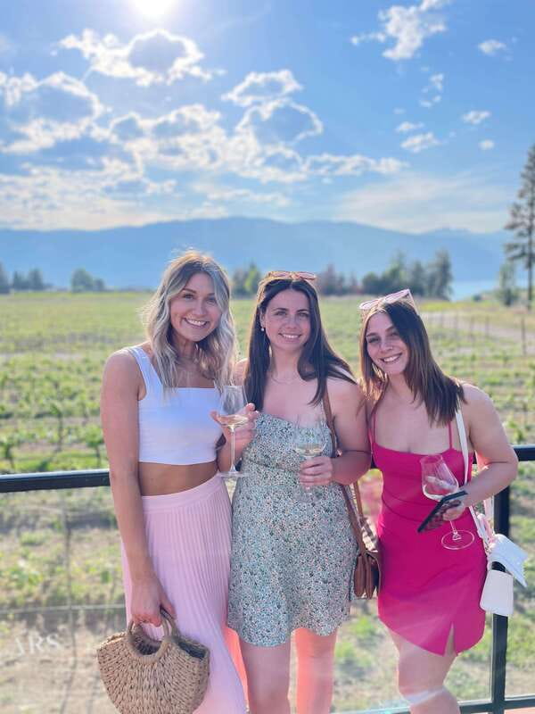 Penticton: Naramata Bench Full Day Guided Wine Tour - Bench 1775 brings wide lake views