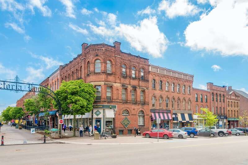 Prince Edward Island: Guided Tour with Anne of Green Gables - Charlottetown sights before the countryside