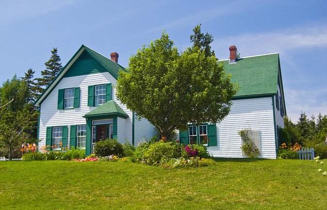 Prince Edward Island Premium Tour With Anne of Green Gables - Charlottetown sights from the comfort of the vehicle