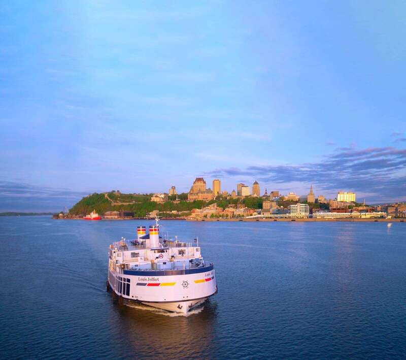 Québec City: 2-Hour Cocktail & DJ Evening Cruise - Québec City after dark from the St. Lawrence