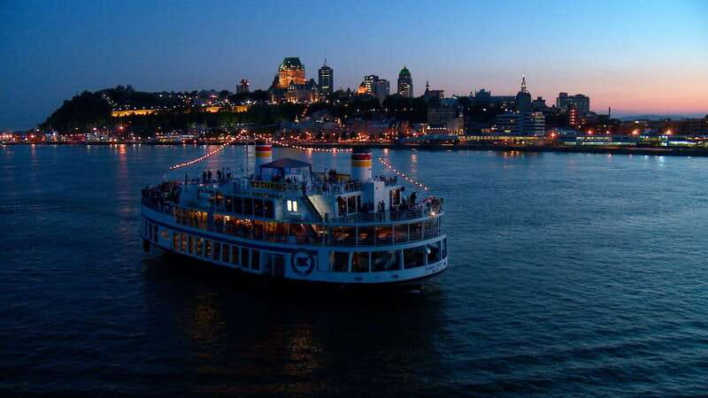 Québec City: 3 or 5-Course Dinner Cruise with DJ & Dancing - Boarding at Chouinard Pier