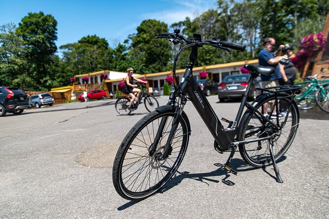 Quebec City: Electric Bike Rental on Ile d'Orléans - Villages, farms, and river views