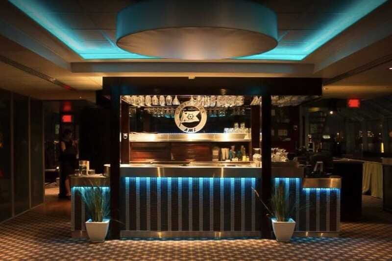Québec City: Evening Cruise with Live DJ - Weather, comfort, and the open deck