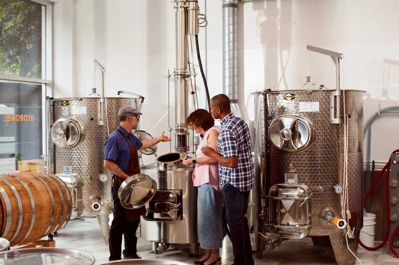 Quebec City: Honey and Distillery Tour with Tasting - The 15-minute tasting, and what you will drink