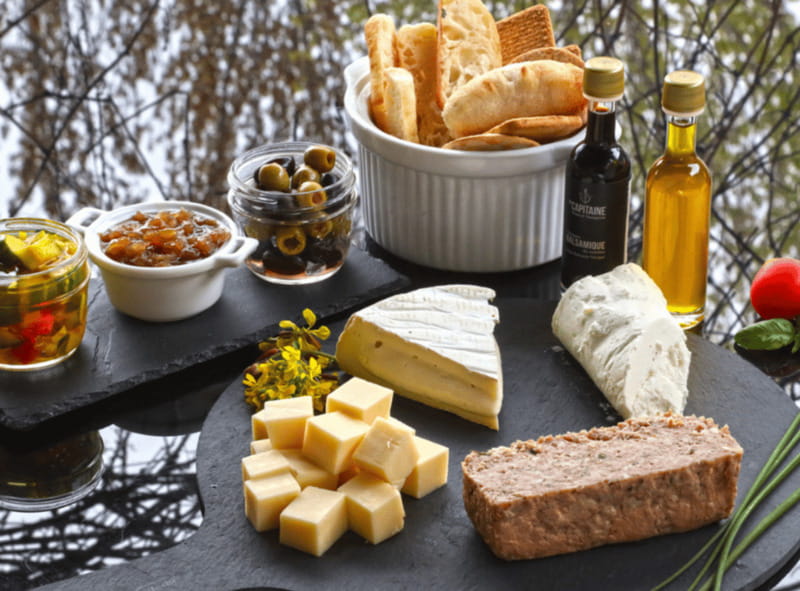 Quebec City: Island of Orleans Wine Tour - Domaine Sainte-Famille: a welcoming first taste