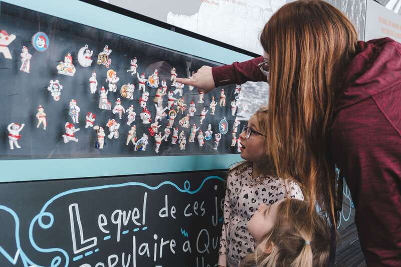 Quebec City: Observatoire de la Capitale Entry Ticket - Let the screens name the city for you