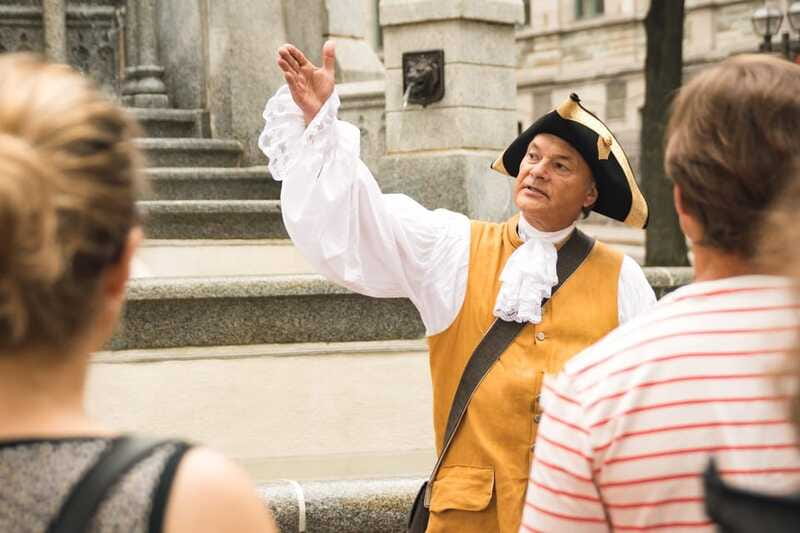 Quebec City: Old Quebec Historical Walking Tour - A story-led tour with room for questions