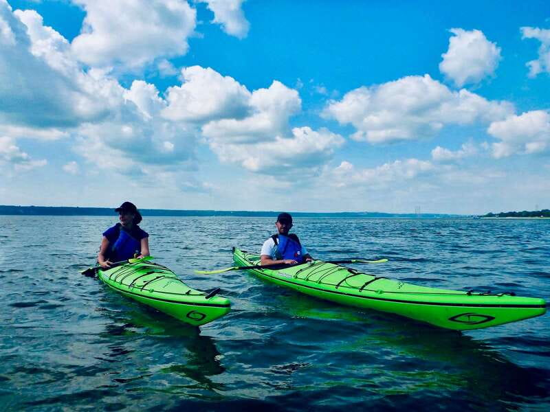 Quebec City: Sea-Kayaking Tour in Orleans Island - Getting ready beside the museum