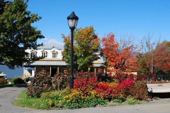 Quebec: City Tour, Montmorency Falls & Île d'Orléans Tour - Two hours among Old Quebec’s landmarks