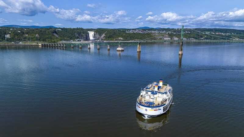Québec City: Weekend River Brunch Cruise - Île d’Orléans and the open river