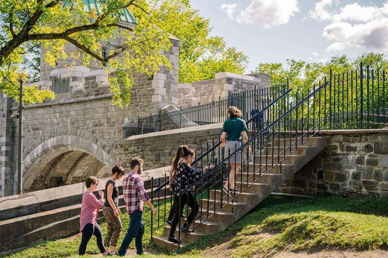 Québec: Fortifications-of-Québec Guided Walking Tour - Inside the soldiers’ casemate