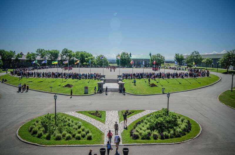 Quebec: La Citadelle de Québec Ticket and Guided Tour - The barracks, cannons, and ramparts