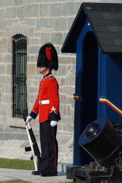 Quebec: La Citadelle de Québec Ticket and Guided Tour - The old French powder magazine deserves extra time