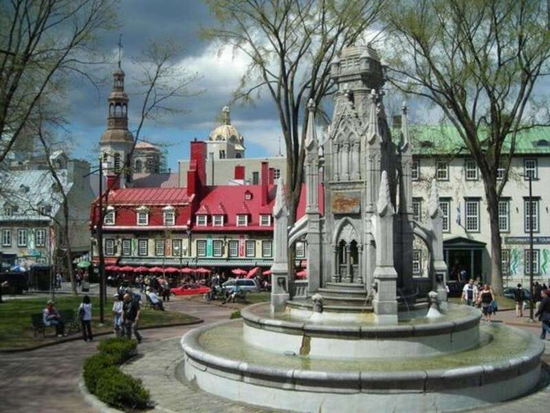 Quebec : Old Town Walking Tour With A Local Guide - City Hall and the upper streets
