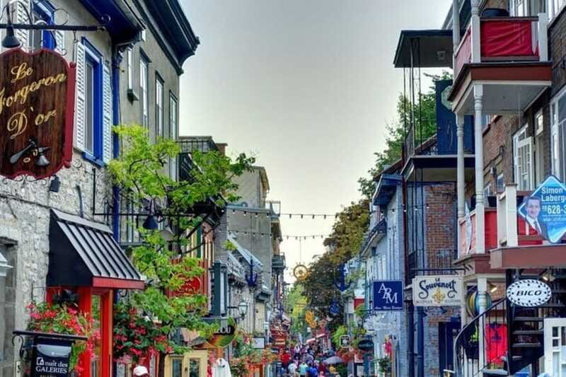 Quebec: Private custom tour with a local guide - Why the local stories matter