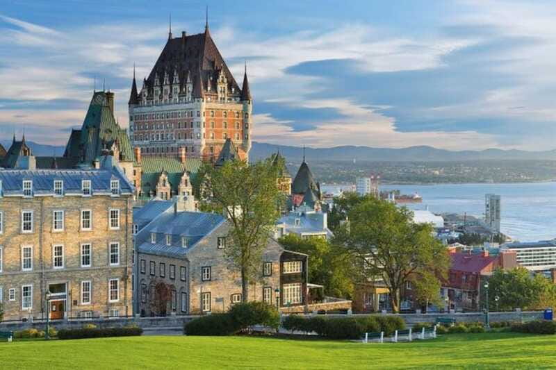 Quebec: Private custom tour with a local guide - Language, timing, and cancellation flexibility