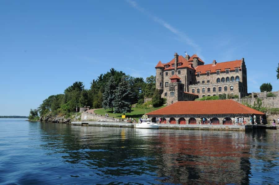 Rockport, ON: 1000 Islands/Boldt Castle Sightseeing Cruises - The one-hour Heart of the 1000 Islands cruise
