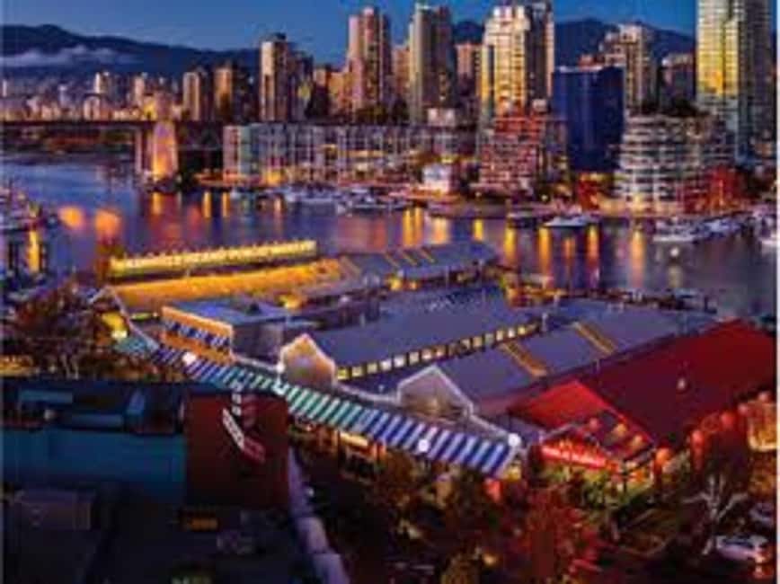Seattle: Guided Day Trip to Vancouver - Guide service and vehicle comfort