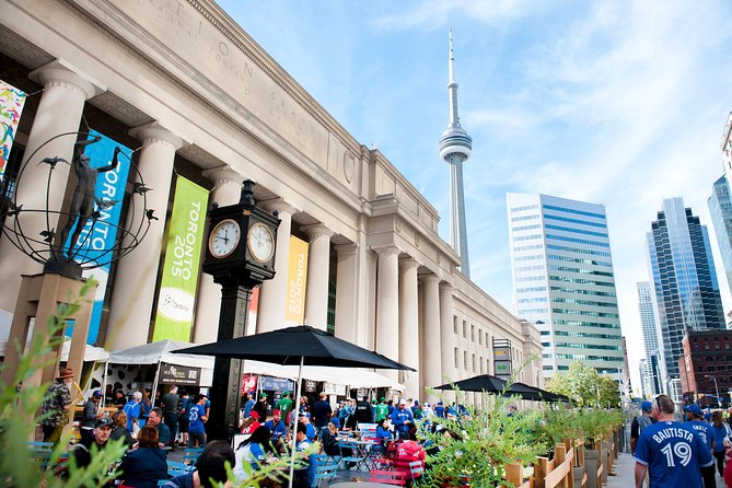 Show me the City! A Small Group Walking Tour of Toronto - Old Toronto, the Flat Iron Building, and Berczy Park