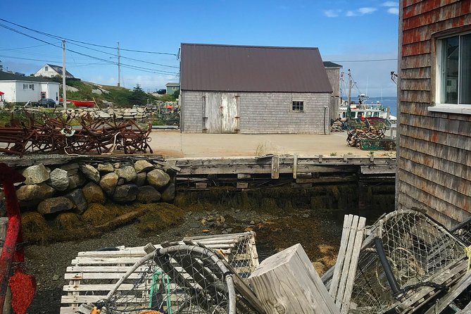 Small Group Tour - Peggy's Cove, Lunenburg, the Annapolis Valley - Mahone Bay and the three churches