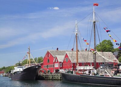 Small Group Tour – Peggy’s Cove, Lunenburg, the Annapolis Valley
