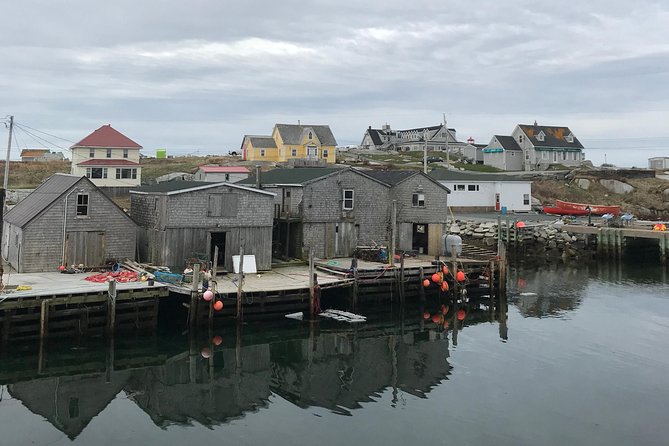 Small Group Tour - Peggy's Cove, Lunenburg, the Annapolis Valley - Lunenburg deserves your full attention