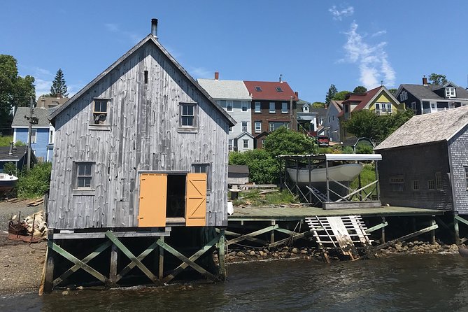 Small Group Tour - Peggy's Cove, Lunenburg, the Annapolis Valley - The optional Lightfoot & Wolfville vineyard stop