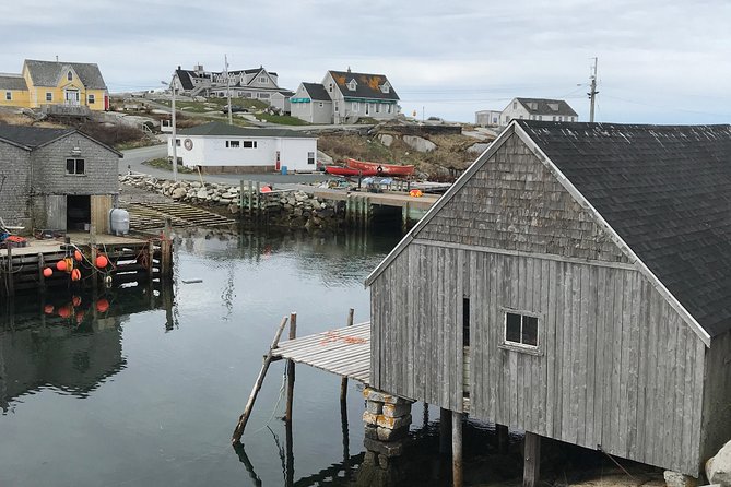 Small Group Tour - Peggy's Cove, Lunenburg, the Annapolis Valley - The guides shape the day