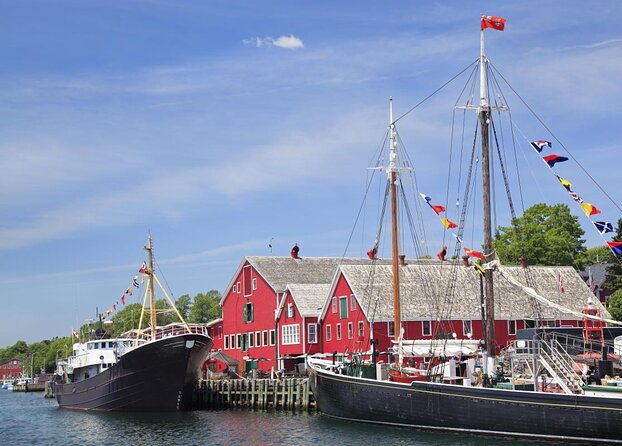 Small Group Tour - Peggy's Cove, Lunenburg, the Annapolis Valley - Queensland Beach in just ten minutes