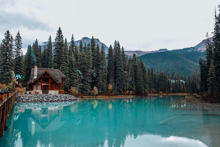 Small Grp: Emerald Lake (Optional Canoe) & Takakkaw Falls - A small vehicle and a guide who shapes the day