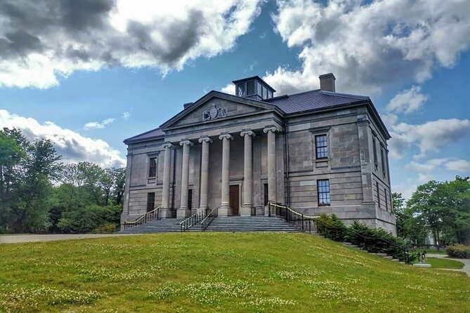 St. John's Downtown Walking Tour - Reaching the harbor and the War Memorial