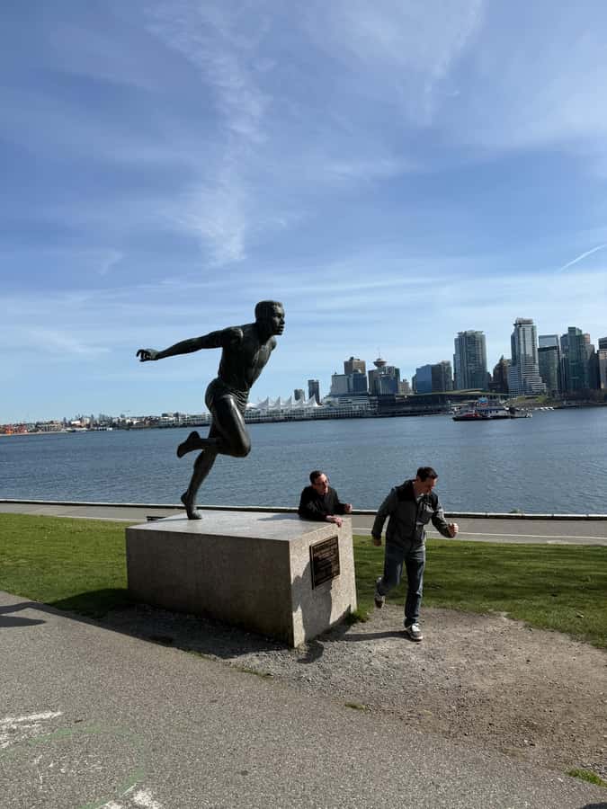 Stanley Park CarTour:SmallGroup/Comfort&CheaperThan BikeTour - Brockton Point Lighthouse and the seawall