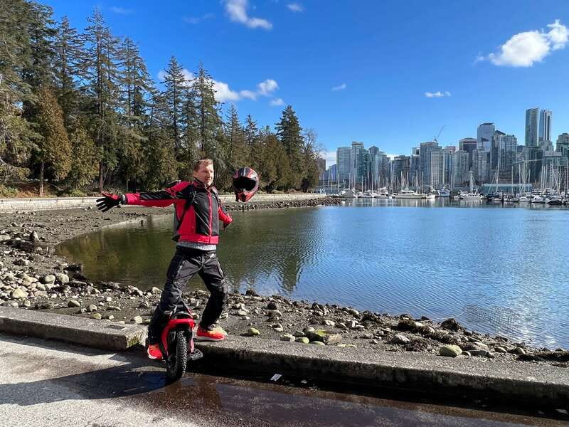 Stanley Park EUC & E-scooters loop tour - Following the Vancouver seawall
