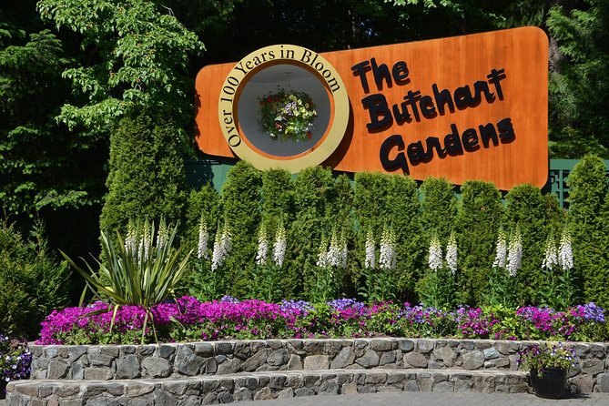 The Butchart Gardens Express Shuttle from Downtown Victoria - The 35-minute ride north