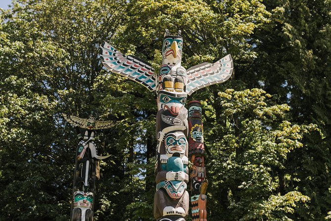The Stanley Park Bicycle Tour by Cycle City Tours - First Nations Totems at Brockton Point