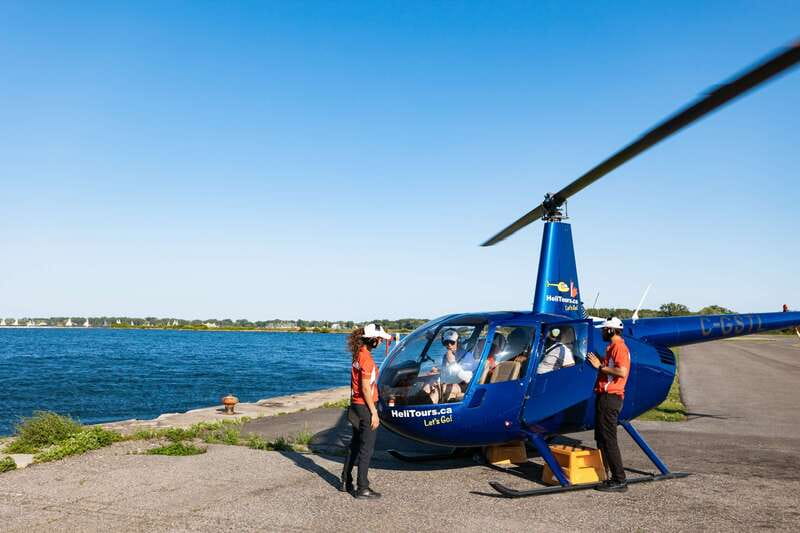 Toronto: City Sightseeing Helicopter Tour - Flying Eye-to-Eye With the CN Tower
