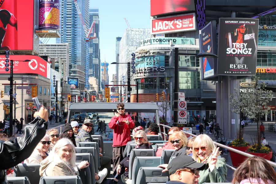 Toronto City Tour: 2-Hour Open-Top Experience - Downtown Toronto and the first city views