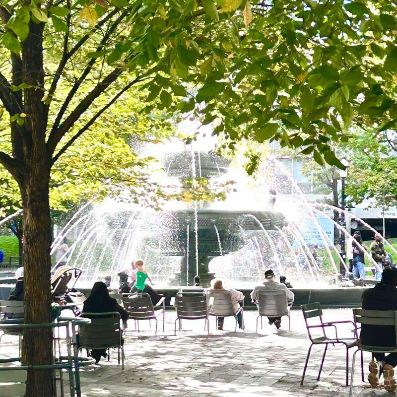 Toronto: City Walking Tour - The Entertainment District and Toronto’s modern face