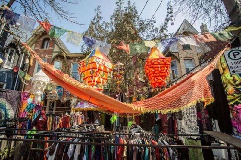 Toronto: Distillery & Old Town Private Walking Tour - A short walk through Toronto’s oldest central streets