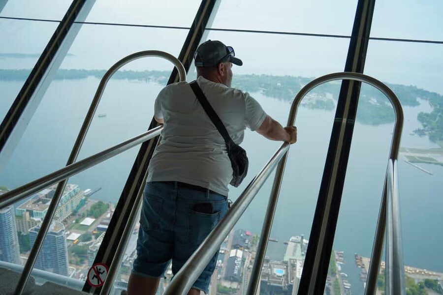 Toronto Downtown Walking Tour With Tower and Harbour Cruise - Choose the right starting point
