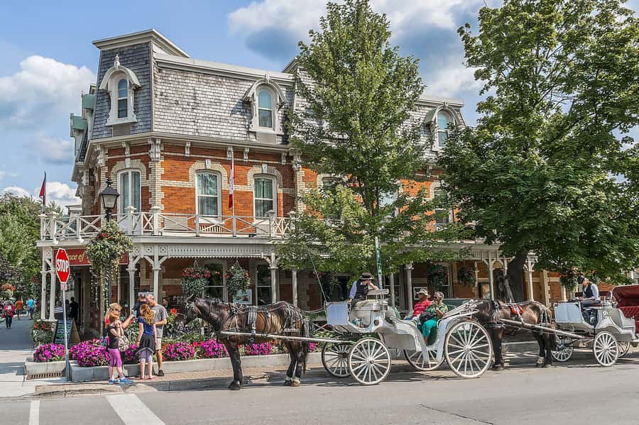 Toronto: Falls Day Tour with Boat Cruise & Niagara-the-Lake - Key points at a glance