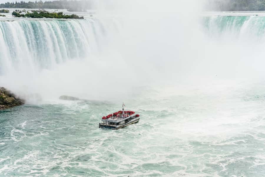 Toronto: Falls Day Tour with Boat Cruise & Niagara-the-Lake - The winter alternative at Skylon Tower
