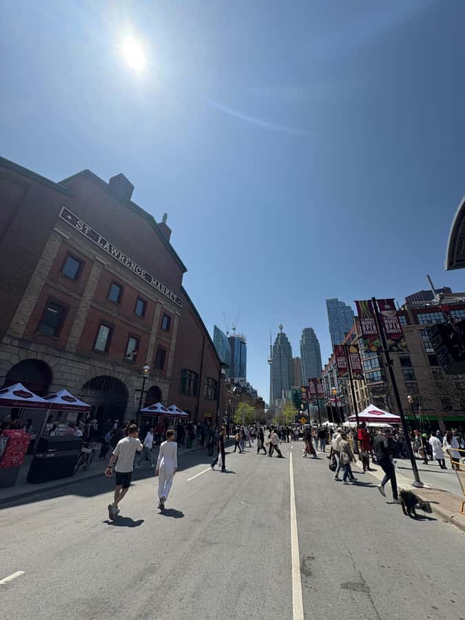 Toronto: Great White North Food Tour - Walking through Old Town Toronto
