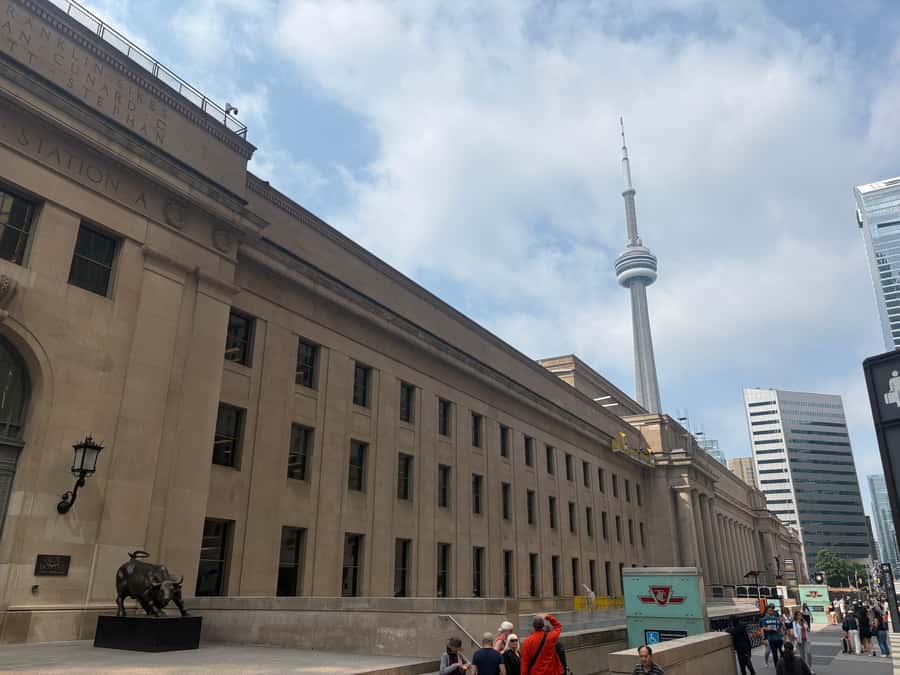 Toronto: Great White North Food Tour - Finishing with a BeaverTail by the waterfront
