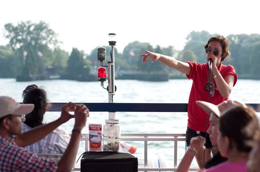 Toronto: Guided Harbour and Islands Sightseeing Cruise - Starting at Harbourfront Centre’s west pier